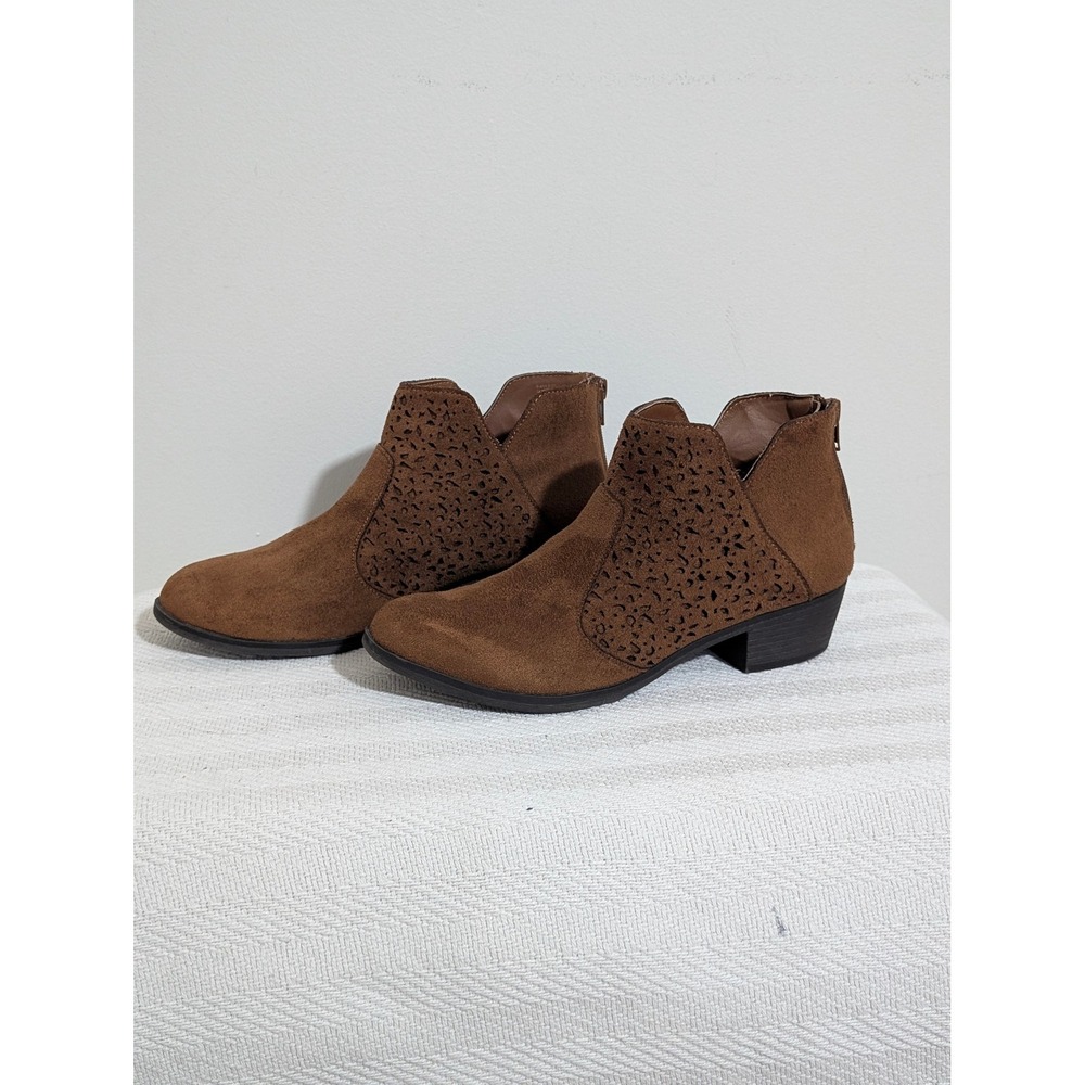 Diana Brown Faux Suede Laser Cut Detail Ankle Booties Size 8.5M Zip Up